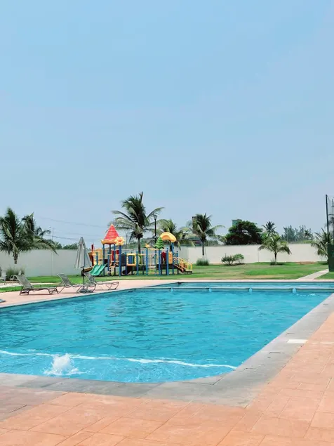 Residence for up to 11 people, beautiful house with a clubhouse and pool - Image 1