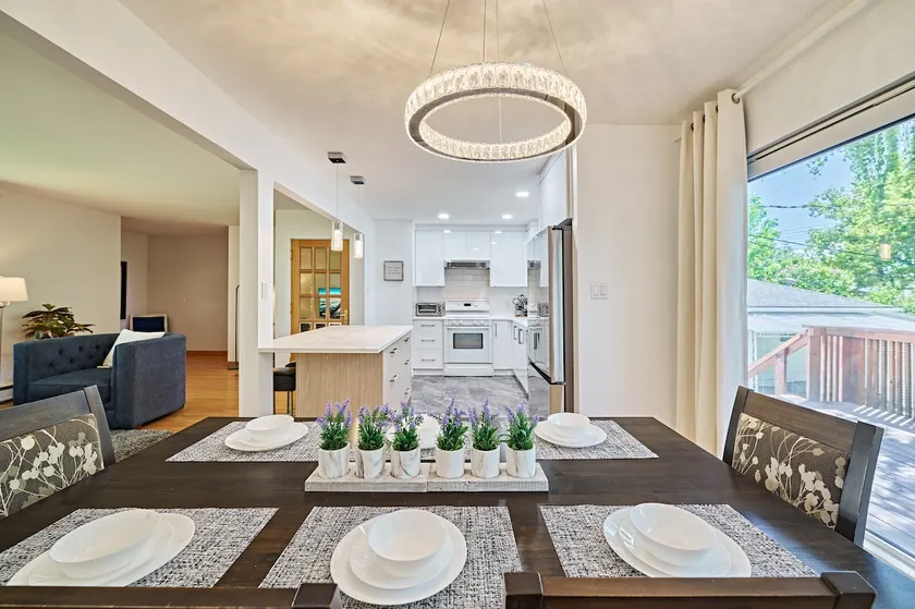 Chinook Luxe Entire Home• Free Banff Pass - Image 1