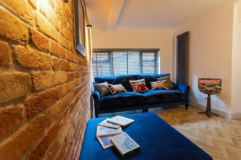 Stylish Home near Alton Towers Peak District Ashbourne Derbyshire - Image 1