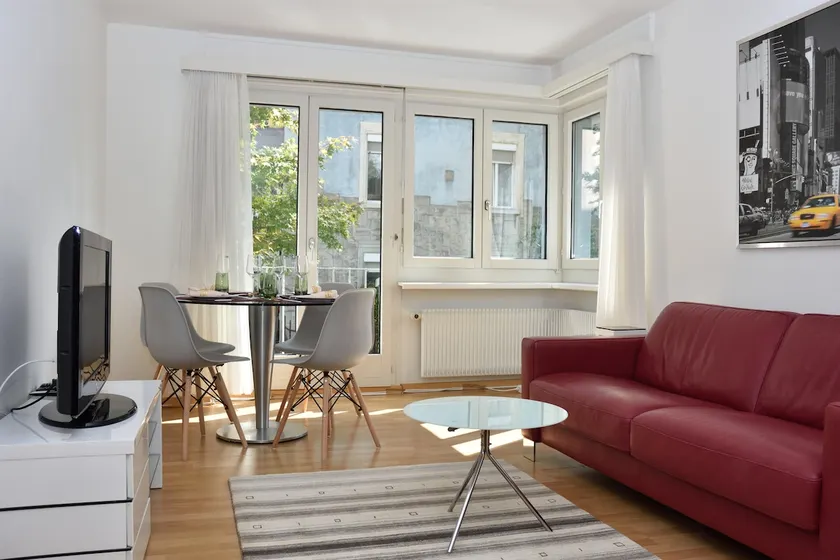 2BR flat in city center - Crown 2 - Image 1