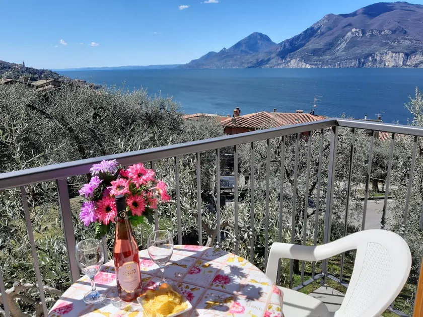 Apartment Azalea with beautiful lake view - Image 1
