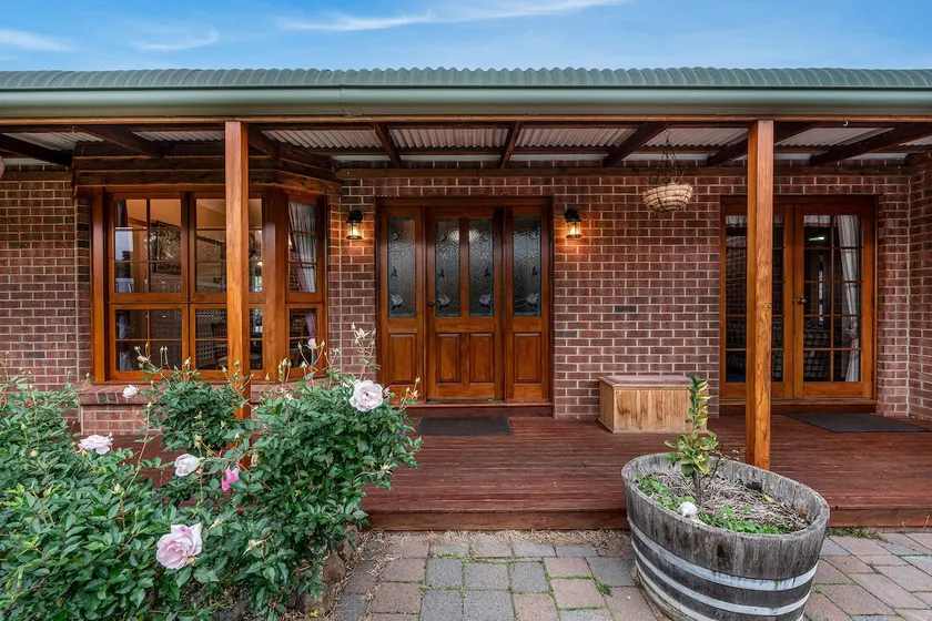 Hilltop Retreat, Water Views - Image 1
