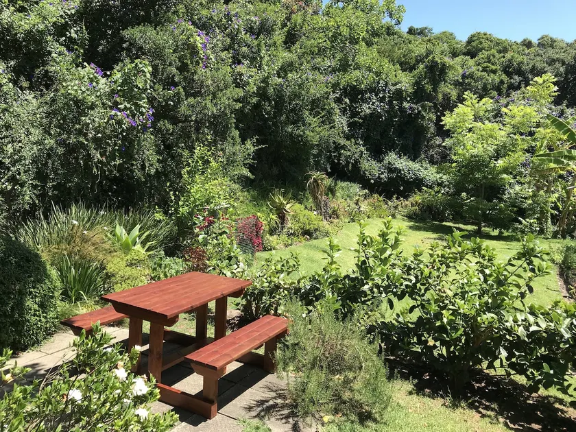 Loeriewood Garden Apartment, Hunters Home - Image 1