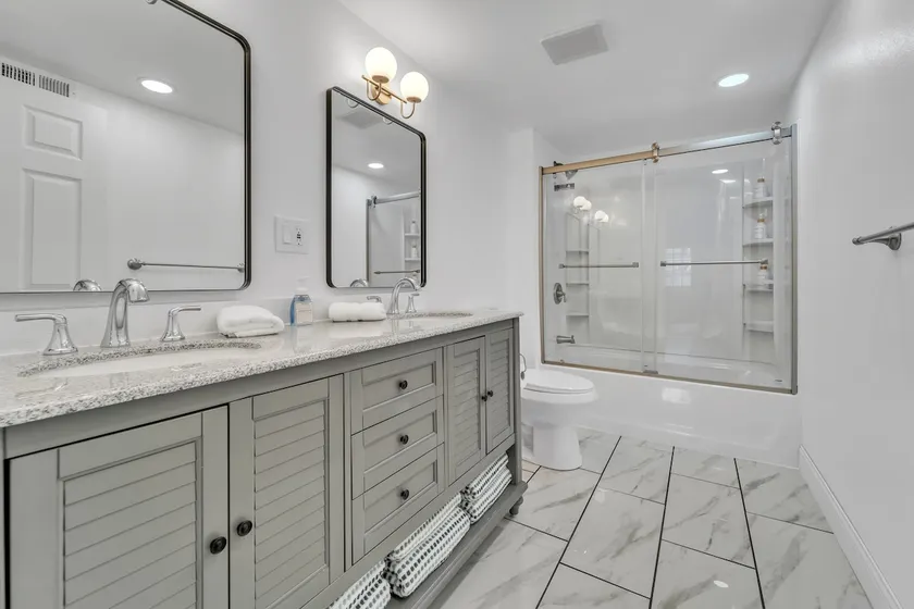 4 BDRM Beach House - two blocks from North beach - Image 1