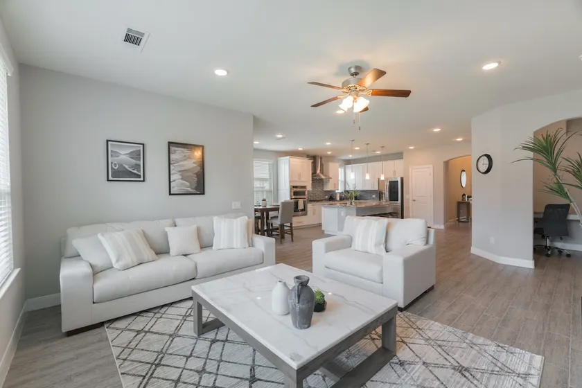 NEWLY furnished 4bdr/3bath home! - Image 1