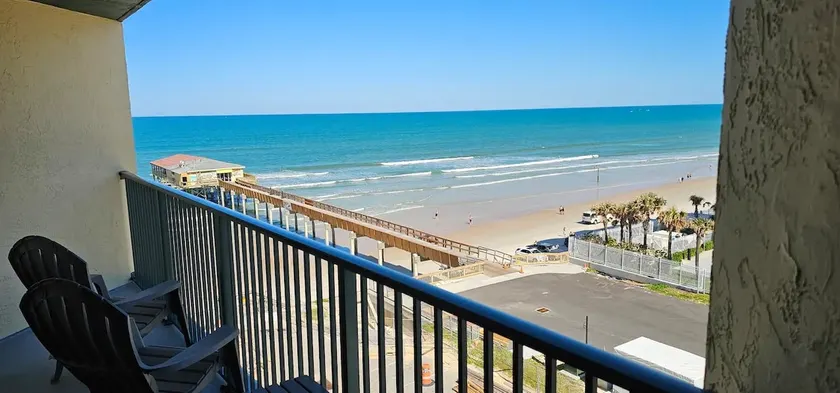 Oceanfront view Modern & Private Condo at Sunglow - Image 1