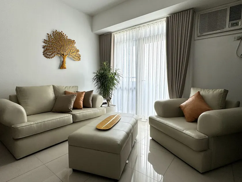 1-Bedroom Unit Manhattan Heights Araneta Cuabo with Balcony - Image 1