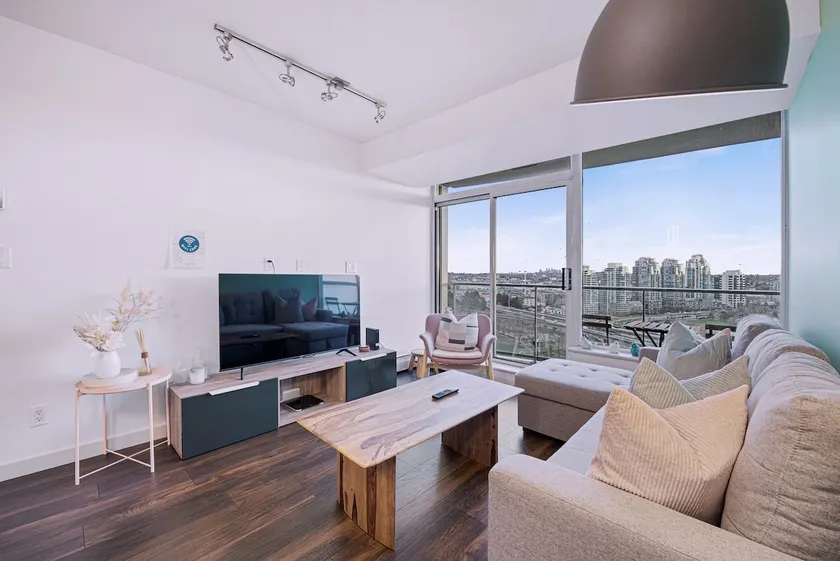 Harbor view Condo | Pool & Gym - Image 1