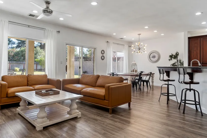 Bright and Spacious Home in Prime Location! - Image 1