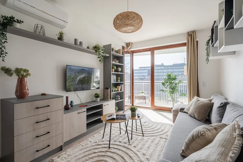 Sunshine Luxe Living - Free Park - Image 1