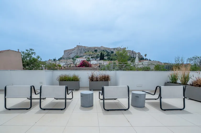 Apt in Plaka area.Best location. - Image 1