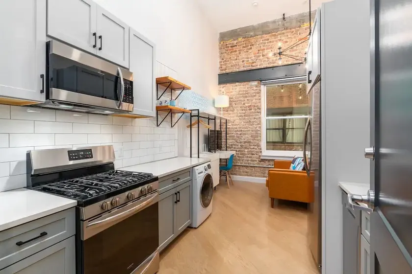 Mercantile industrial loft! - Image 1