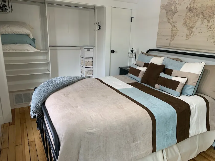 Classy 1 bedroom house - Image 1
