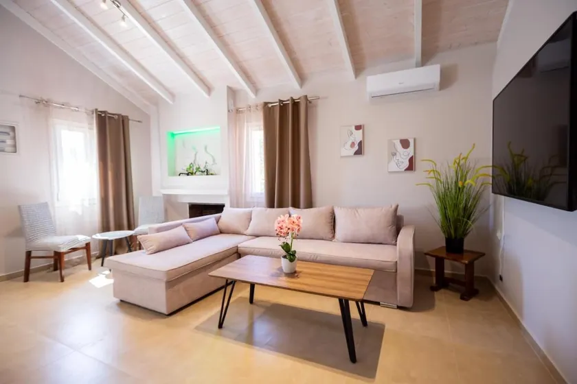 Irida Residence - Image 1