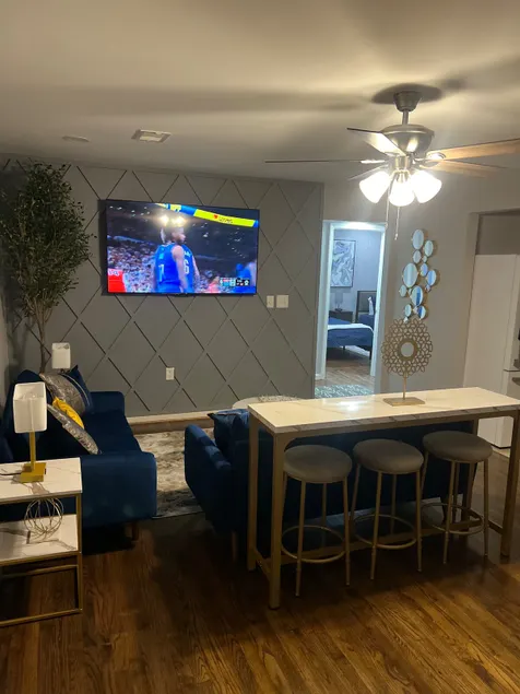 Maci's Corner - Image 1