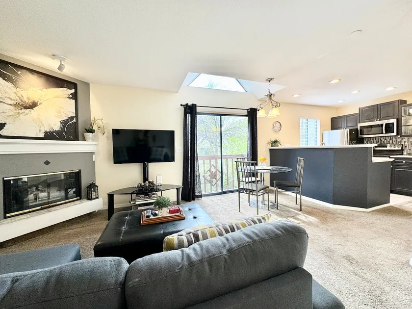 Modern, One Bedroom Top-Floor Condo! - Image 1
