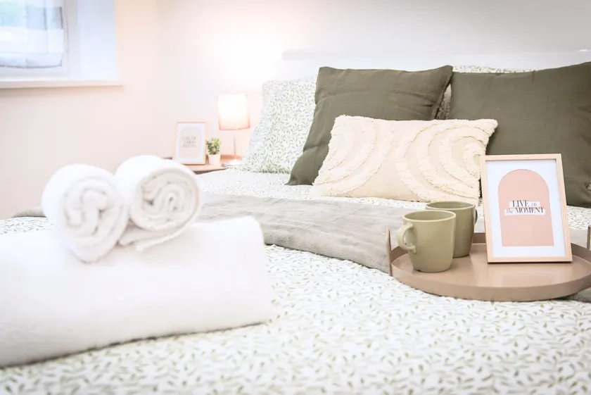 Urban Vibes Two-Room Apartment – Connected, Comfortable, Cool! - Image 1