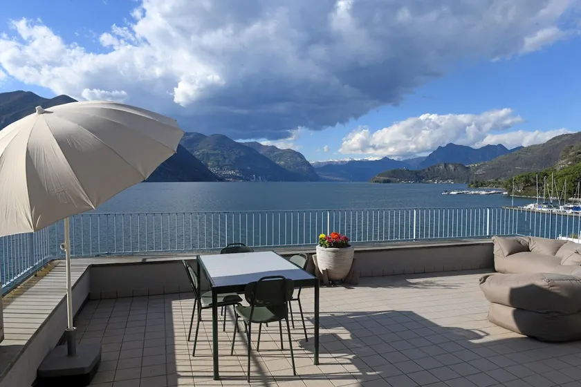 Beautiful Iseo Luxury rooftop - access to the lake - Image 1