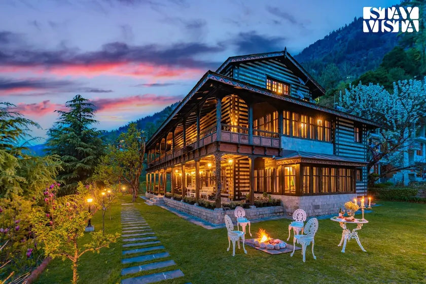 Snowdrop House | Kath Kuni stay w/ River view - Image 1