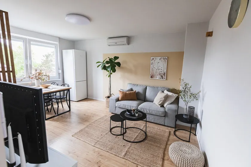 Flexible SelfCheckIns 76 - Arena - Bedroom - New - Image 1