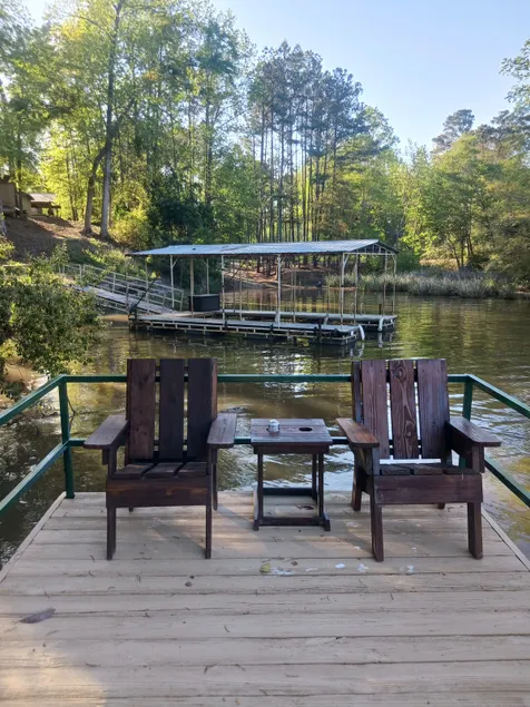 Ole Blue's Lake House - Image 1