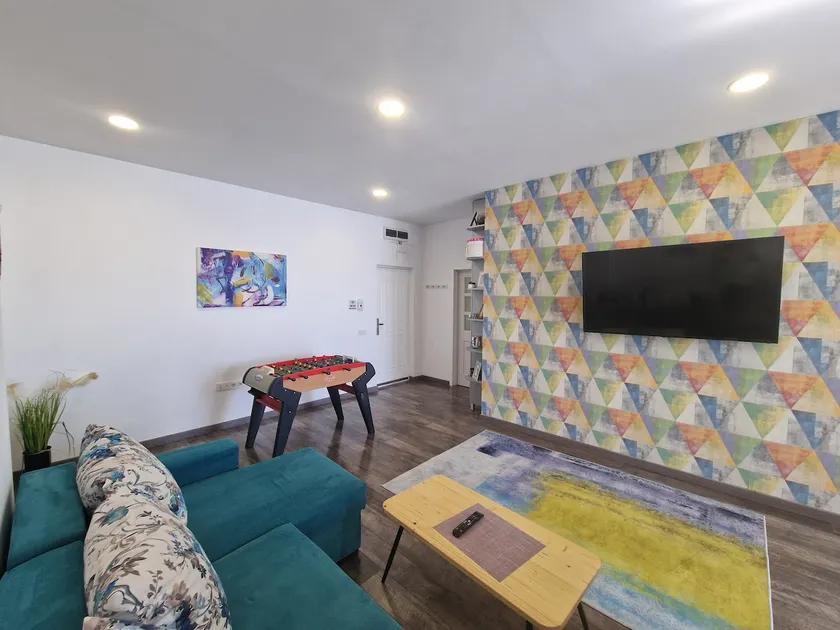 Artists' Apartment - Image 1