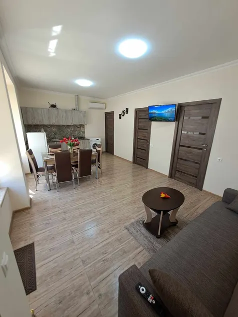 Vardan House - Image 1
