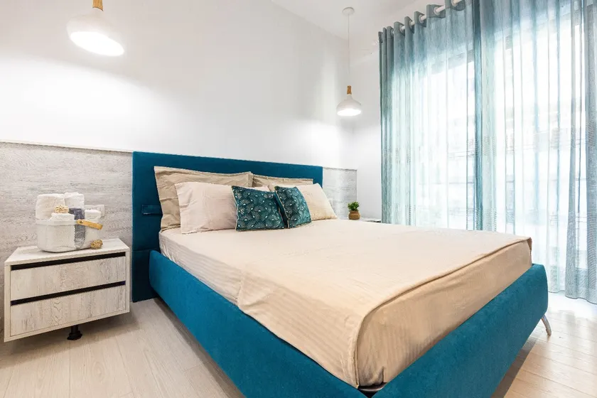 Superior 1BR apt | Sea View, Parking & Kitchen - Image 1