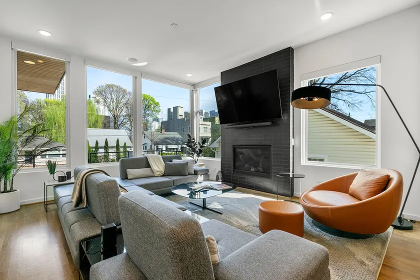 Modern 4BR Home | Skyline Views | Prime Location - Image 1