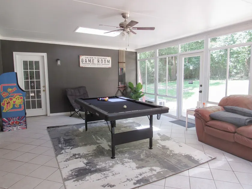 Modern Gulf Coast Getaway - Image 1
