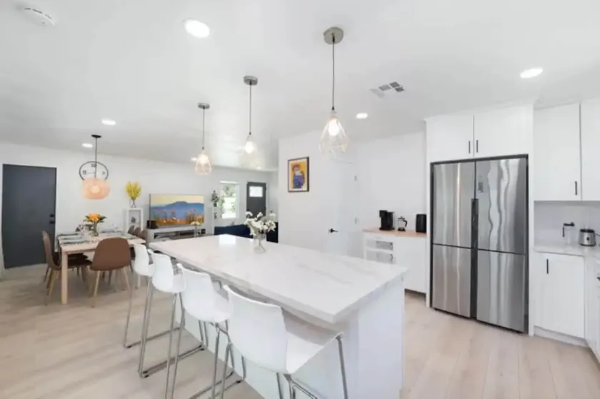 5bd Modern House near Disneyland - Image 1