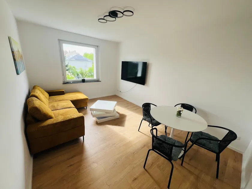 Cosy Flat | 4 Beds | 3 Room | Parking | WiFi - Image 1