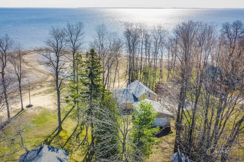 Beach Front - Kayaks, RV, EV, Games + Amenities - Image 1