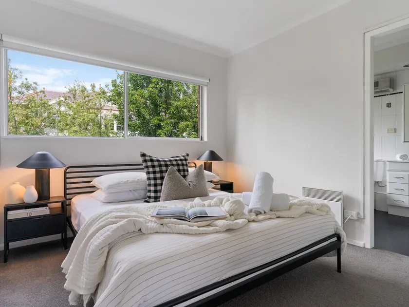 Beautiful Apartment in New Town - Image 1