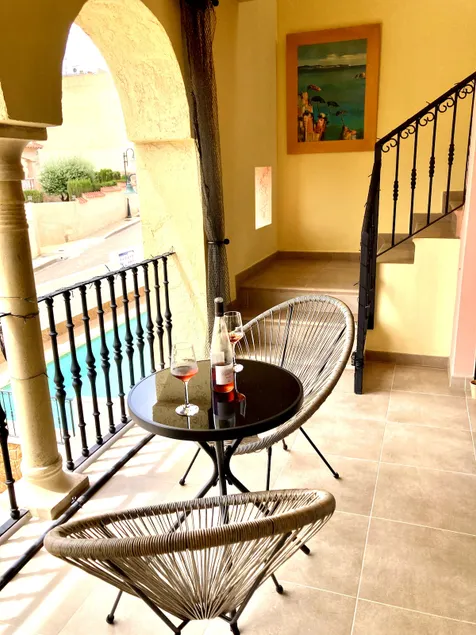 Mambo No. 11 Private W/Roof Terrace & Sea view - Image 1