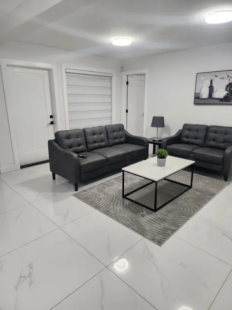 Guest suite in Panorama Ridge - Image 1