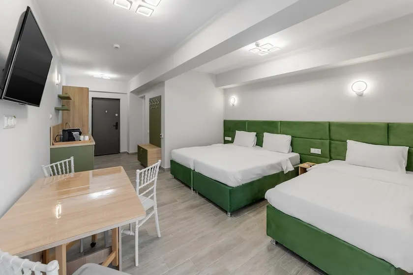 Spacious Quadruple Apartment - Image 1