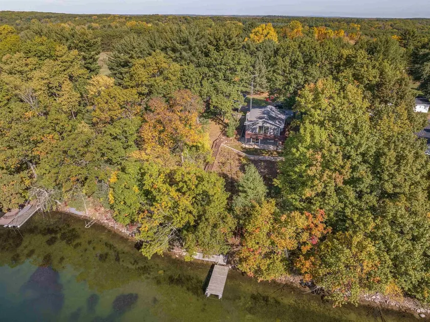 Lakefront Escape |Kayaks + Firepit |25Min to Dells - Image 1