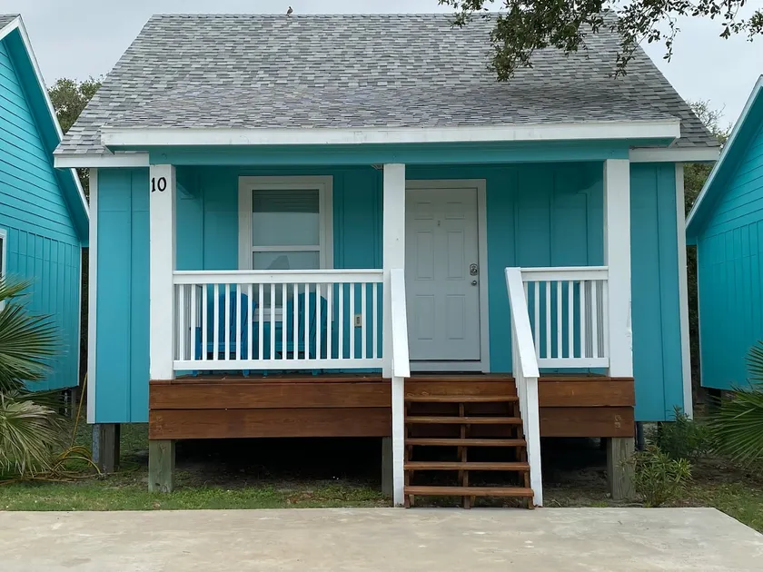 Horizon Cottage #10 - Image 1