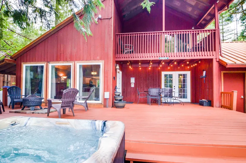 Near Sandy River~ HotTub, King Bed, XBOX, Game Rm - Image 1
