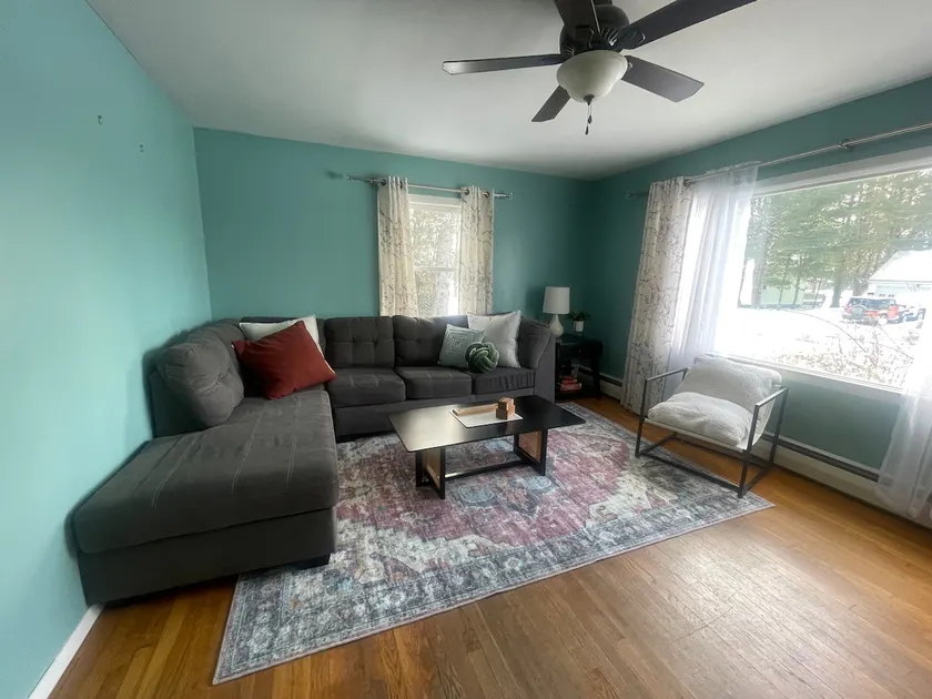Cute Cozy Home Abutting Park - Image 1