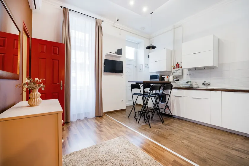 Parking / King Bed / AC / Washer+Dryer at Westend - Image 1