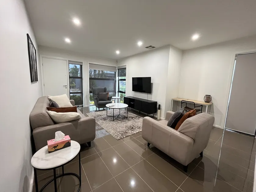 Tasha's Apartments - St Clair - Image 1