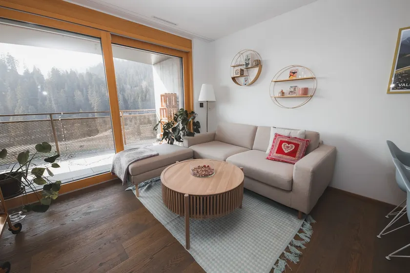 Cosy, stylish new flat with spa and gym & shuttle to ski lifts - Image 1