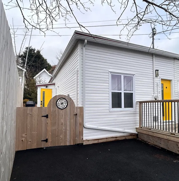 Quidi Vidi Quarters - Image 1