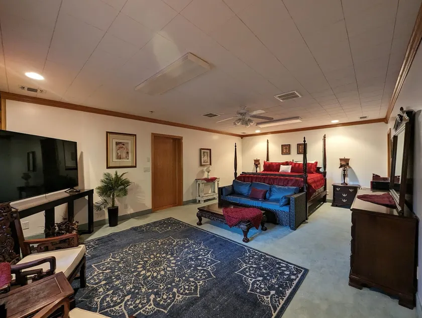 Vintage Presidential Suite - Room 203 - Image 1