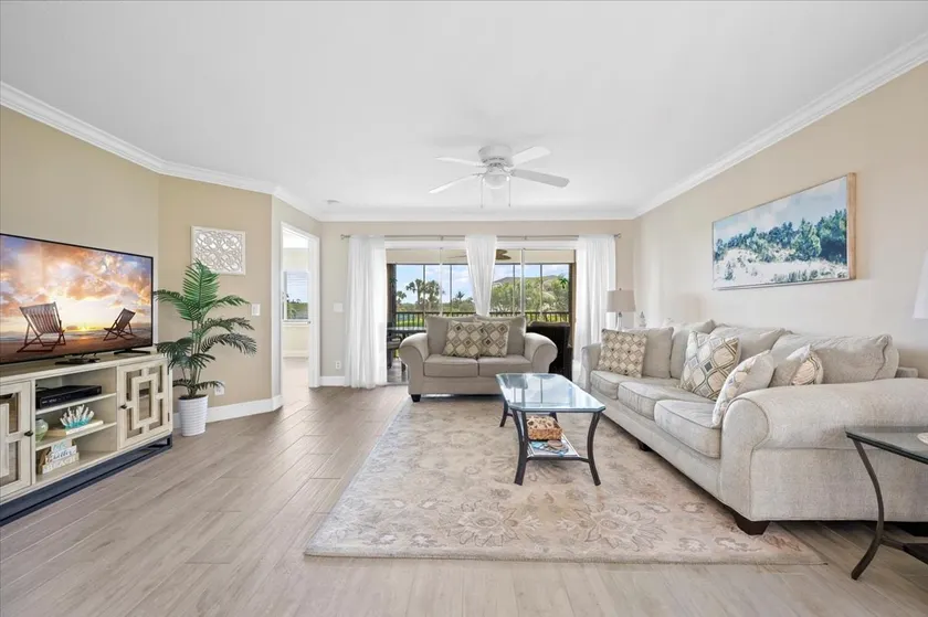 2/2 Condo-5 Minute Walk to Beach - Image 1