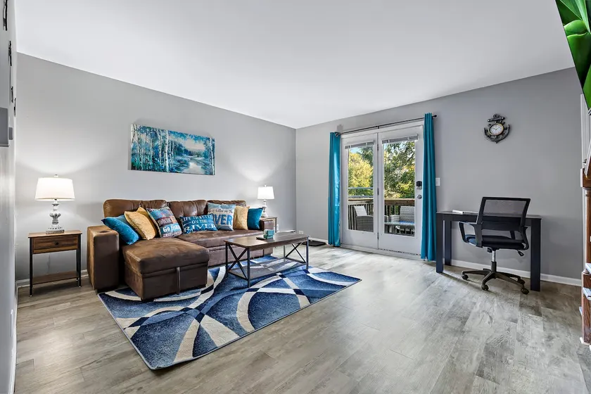 Relaxing 2BR Riverfront Townhome - Image 1