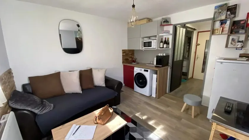 F2 apartment with mountain view - Image 1