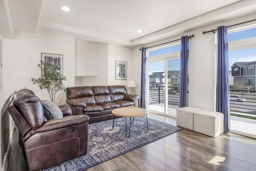 Clean and Quiet Home 3 Minutes Away From Freeway - Image 1
